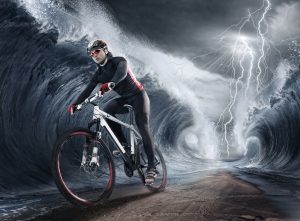 jazda rowerem w burzy